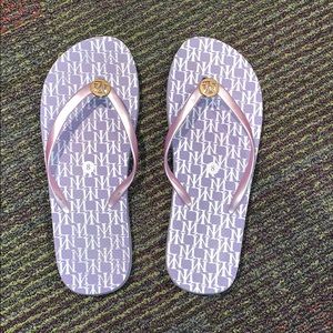 Modern luxury flip flops